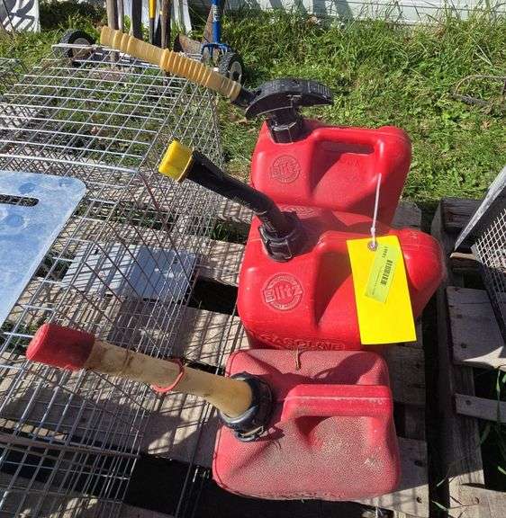 3 plastic gas cans