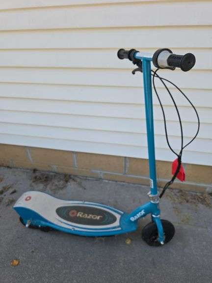 Razor electric scooter,  condition unknown image