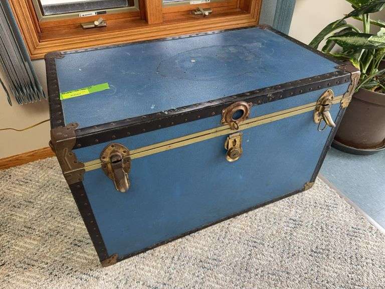 20D x 36L x 22H trunk, leather handles intact image