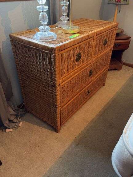 18D x 40L x 31H wicker 4 drawer dresser image