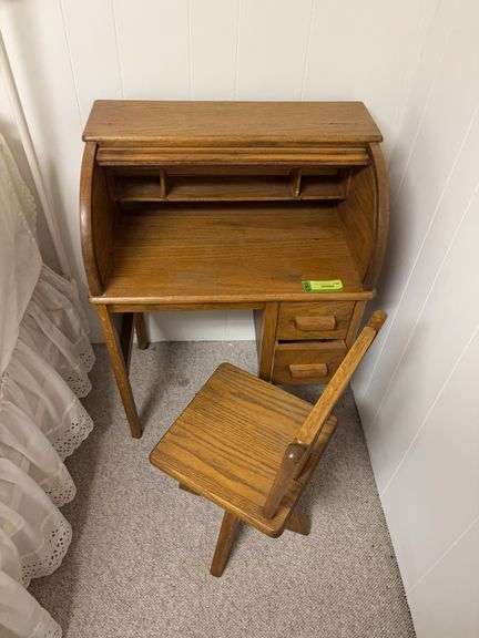 Oak child size roll top desk with swivel office chair image
