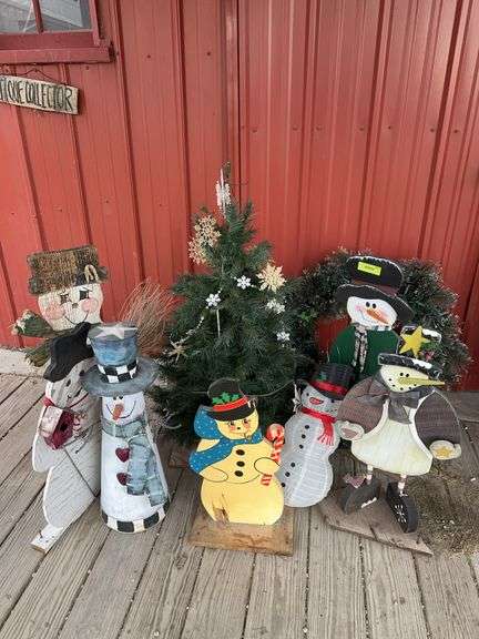 Snowman gang and small tree image