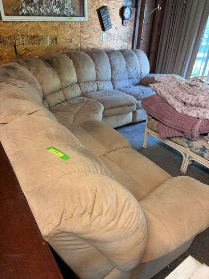 C shape sectional with reclining ends image