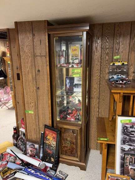 14D x 19L x 72H lighted display case NO CONTENTS image