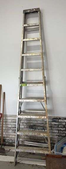 10' aluminum step ladder image