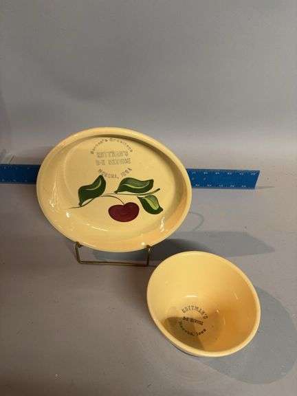 Wattware No.6 bowl and No.33 pie plate “Kottman’s D-X Service” image