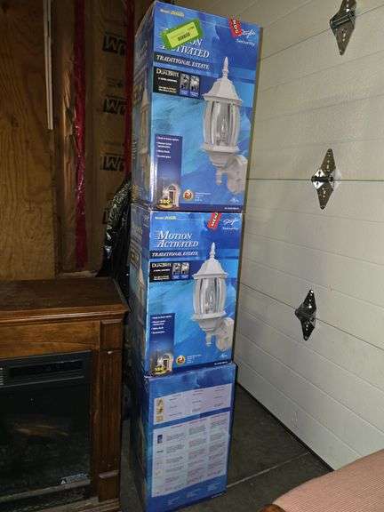 3 NIB motion activated outdoor lights image