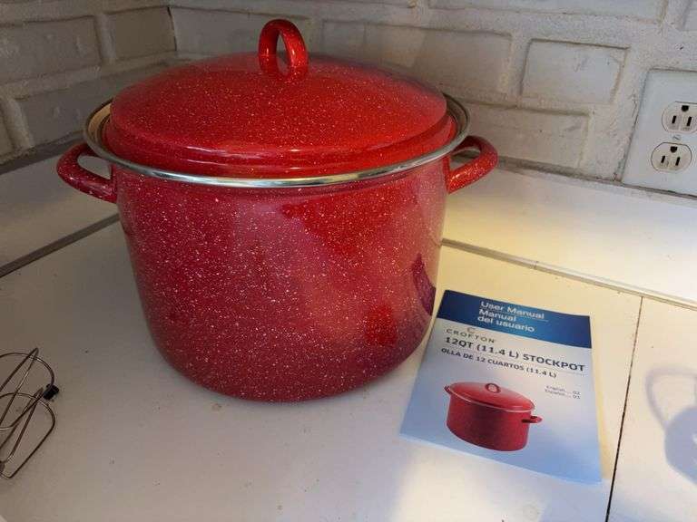 Crofton 12qt RED stockpot, looks new image