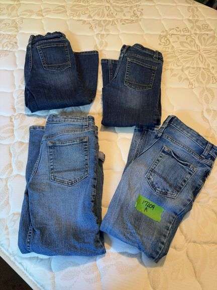 4 pair size 7 Cat & Jack jeans image
