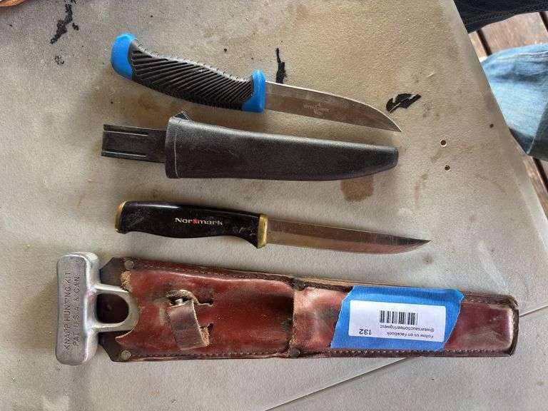 Pair of hunting/fishing knives image