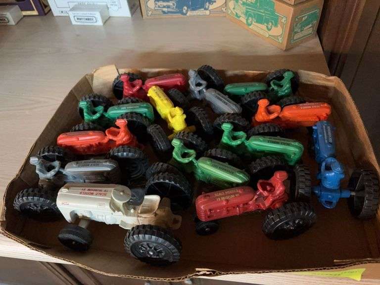 Flat of Scale Models tractors image