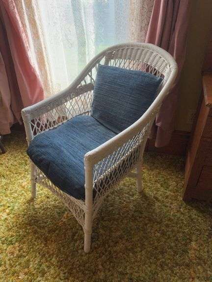 White wicker straight chair image
