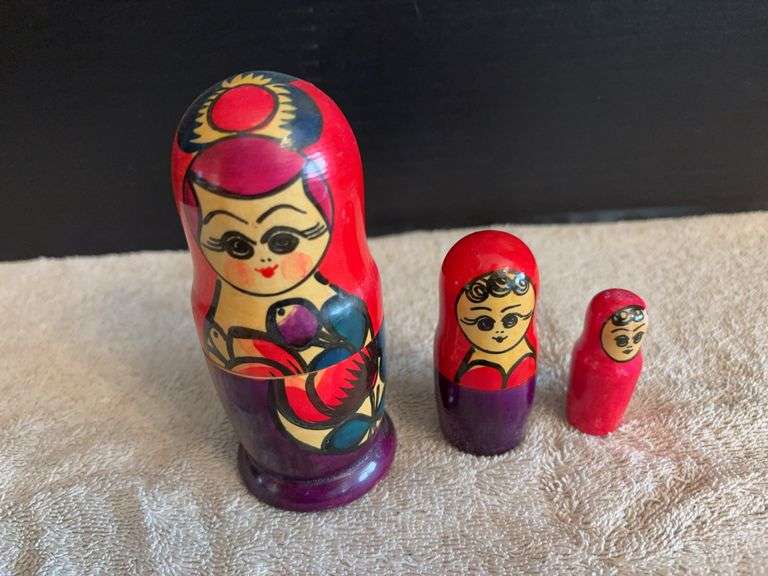 Unmarked nesting dolls image