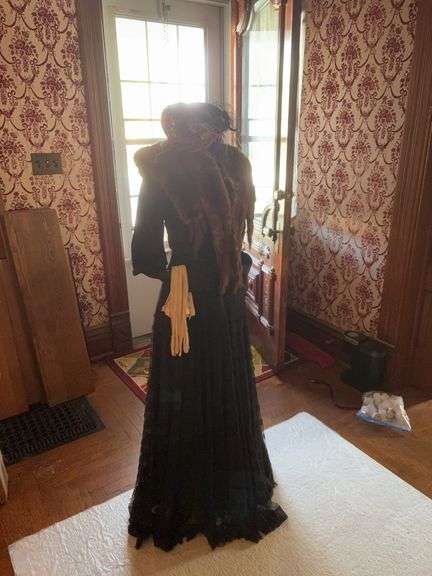 Sally Stitch dress form and clothes image