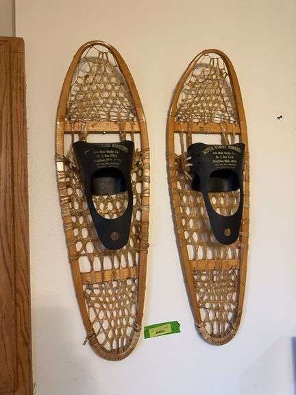 10x36 Gros Louis snowshoes with Bob Maki Binder Co Super Stride binders image
