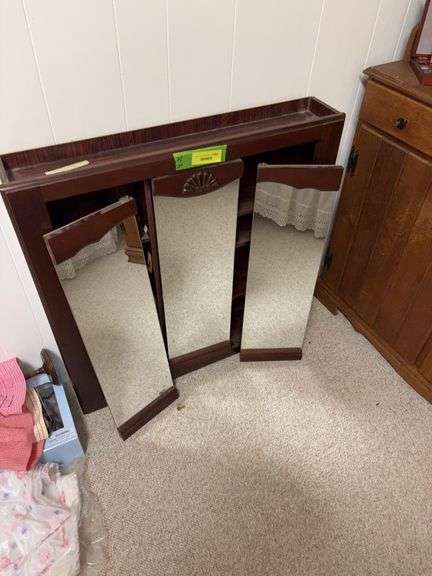 30x30 three door vanity, end doors need reattached image