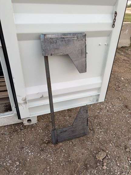 ECOTRIC 3/8" Thick Quick Tach Cut Out Mount Plate	WOLVERINE		QMP1-16-10T	"Outside width: 46""  Inside width: 45""  Height: 18.5""  Top bar: 3/8"" thick  Plate: 3/8"" thick  Weight: 53 lbs.",MOUNT VERNON image
