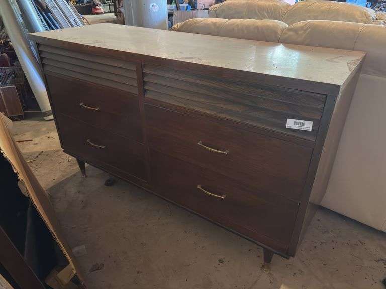 Bassett furniture company six drawer dresser with mirror