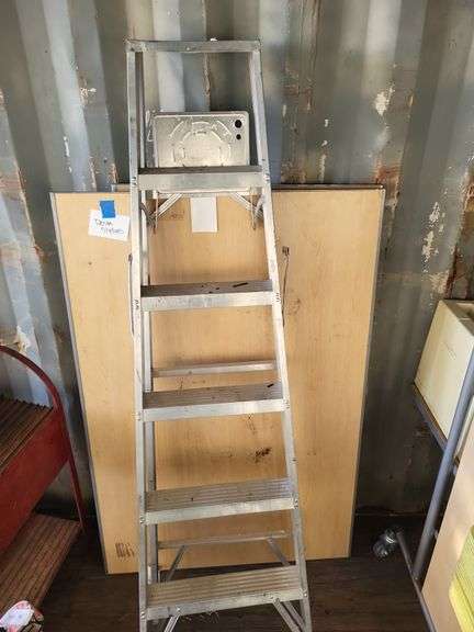 Aluminum ladder 6'