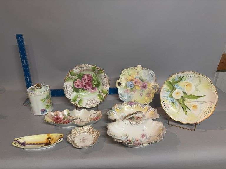 Multiple pieces hand painted china image