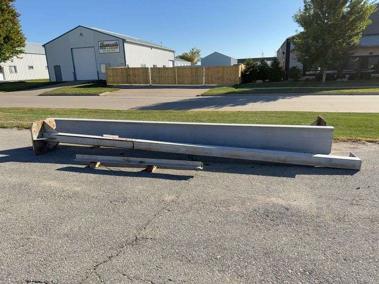 2 post Hoist frame uprights are 6x6x17.5' w/1" plate bases, crossover is 6x18 I Beam 17' long 18’ tall x 18’ wide