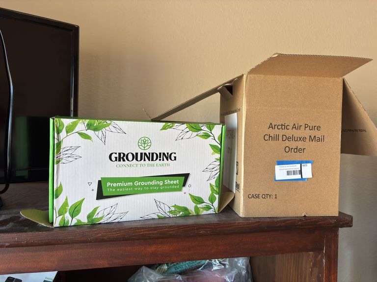 New in box Arctic air pure chill deluxe and premium grounding sheet