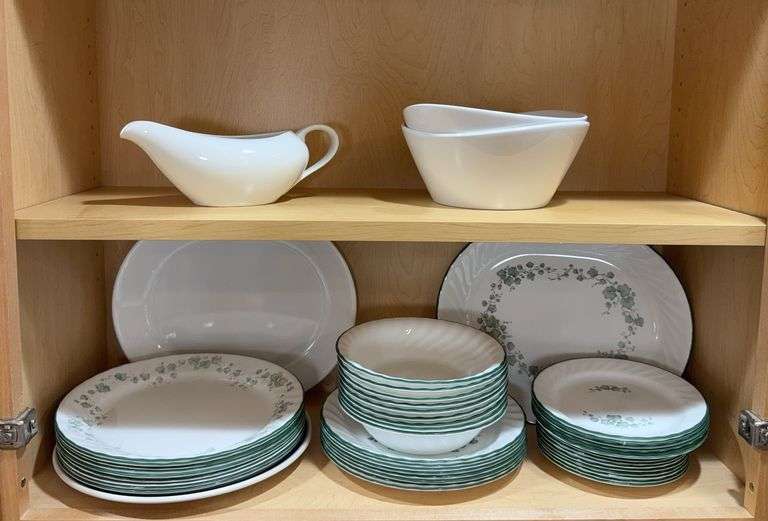 Ivy pattern Corelle dinnerware image