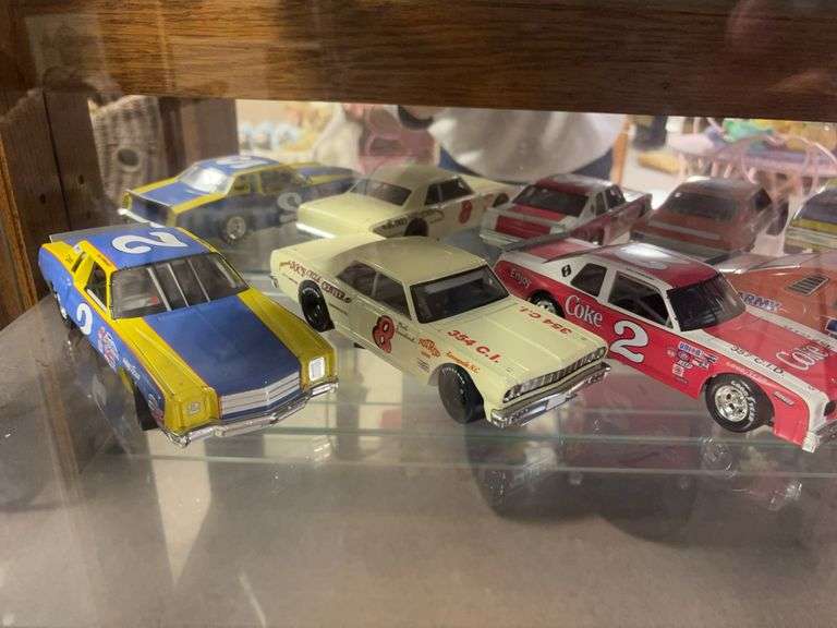 Dale Earnhardt Sr collectibles as shown image