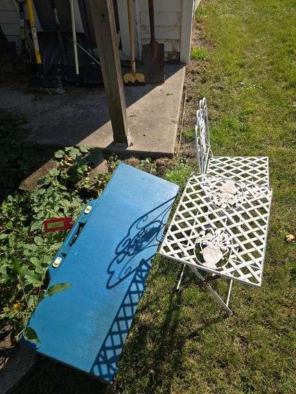 Pop up plastic picnic table, kids table and single chair image