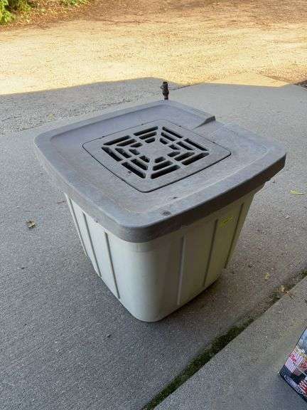 Suncast 29" sq rain catcher image