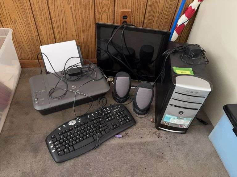 Machines CPU, keyboard, speakers, Xerox monitor and HP printer image
