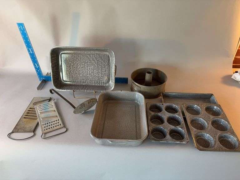 Granite ware, graters, etc image