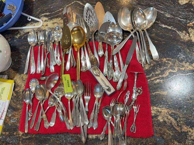 Mixed flatware items image