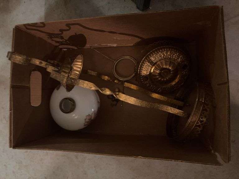 Hanging light frame, font, retractable ceiling reel image