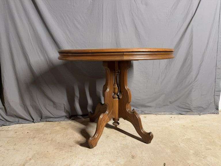 26x35X28H parlor table, leg has been repaired See photos image