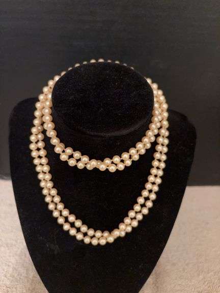 Nice set “pearls” 52” strand with knots between each bauble image