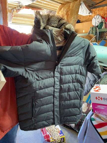 Eddie Bauer men’s size extra large down jacket