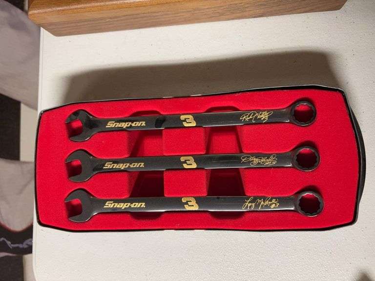 Snap-on signature series collectors edition 3pc combination wrench set Not complete, lid and box missing image