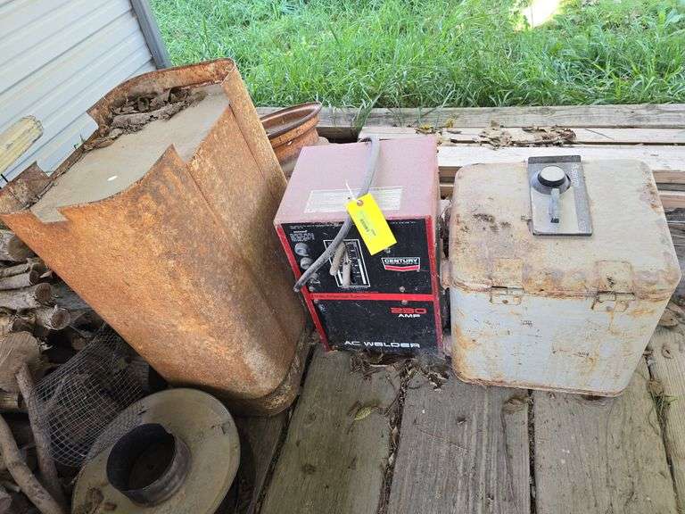 Century 230 amp arc welder Unknown condition, seller never used it.