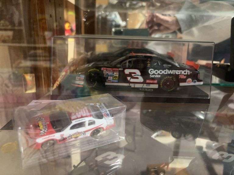 Dale Earnhardt Sr collectibles as shown image