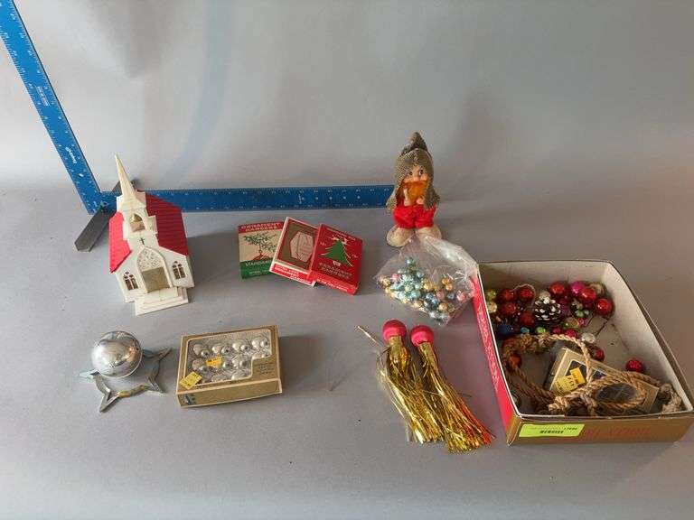 Small box of vintage Christmas image