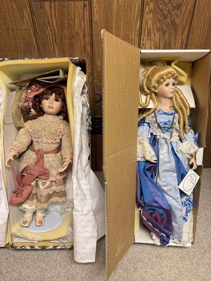 “Victoria” by Court of Dolls and Susan Stone Aiken doll image