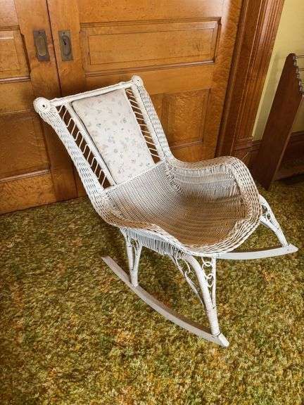 Formed seat wicker rocker image