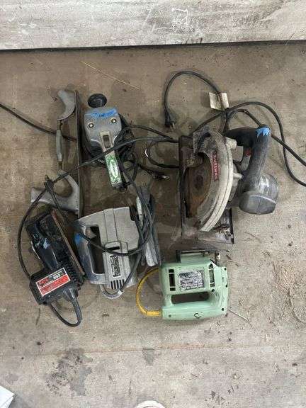Power tools - circular saw, jig saw, sander