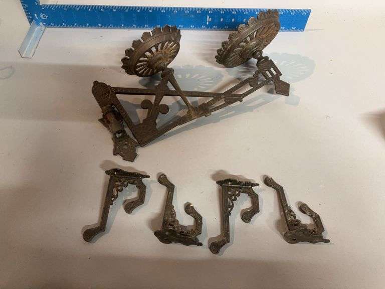 Cast iron lamp bracket for two lamps and 4 coat hooks image