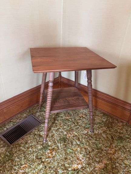 Spindle leg parlor table 23x23x28H image