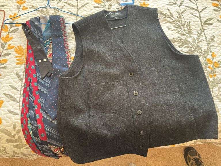 Filson men’s XXL wool vest