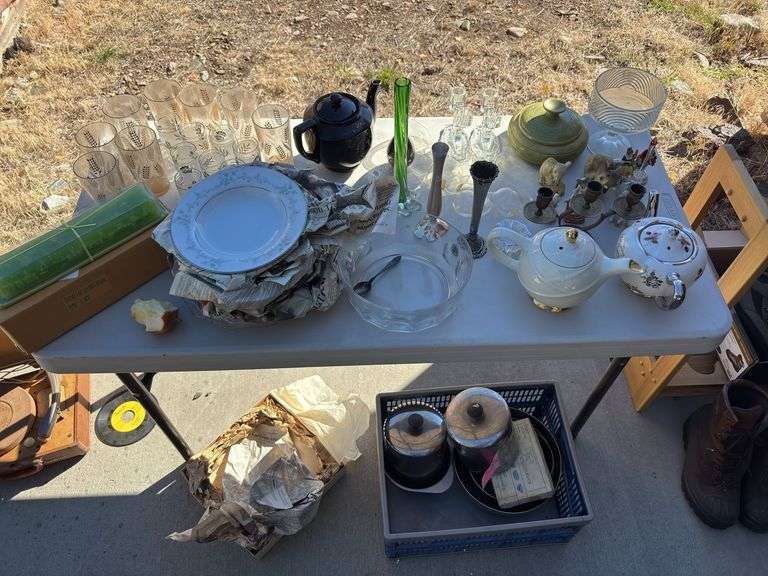 Glassware, China and decorative items