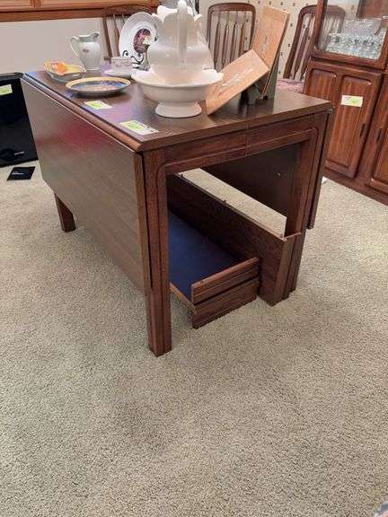 Dining table 25x40 w (2) 17” drop leaves and (3) 12” leaves, four chairs image