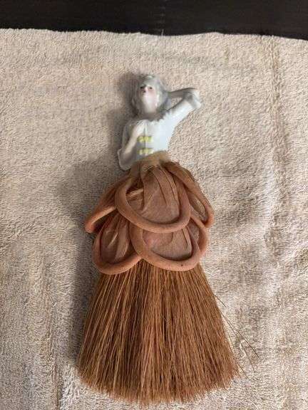 Porcelain hand broom image